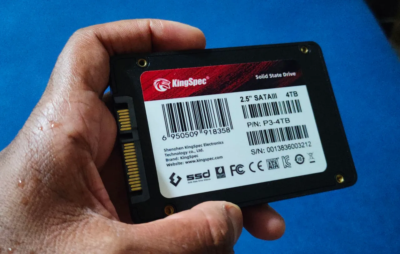 SSD Samsung 870 QVO 4TB SATA III - Excelente Estado
