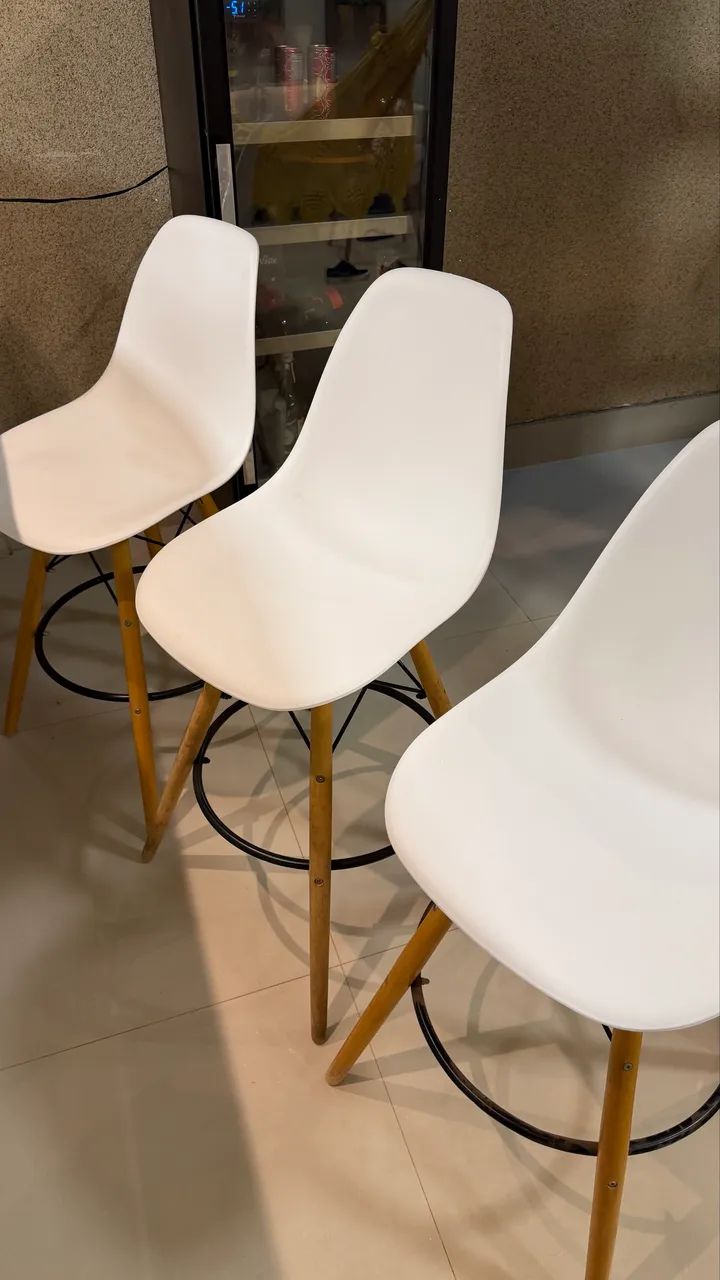 Banquetas modernas em excelente estado - Foto 4