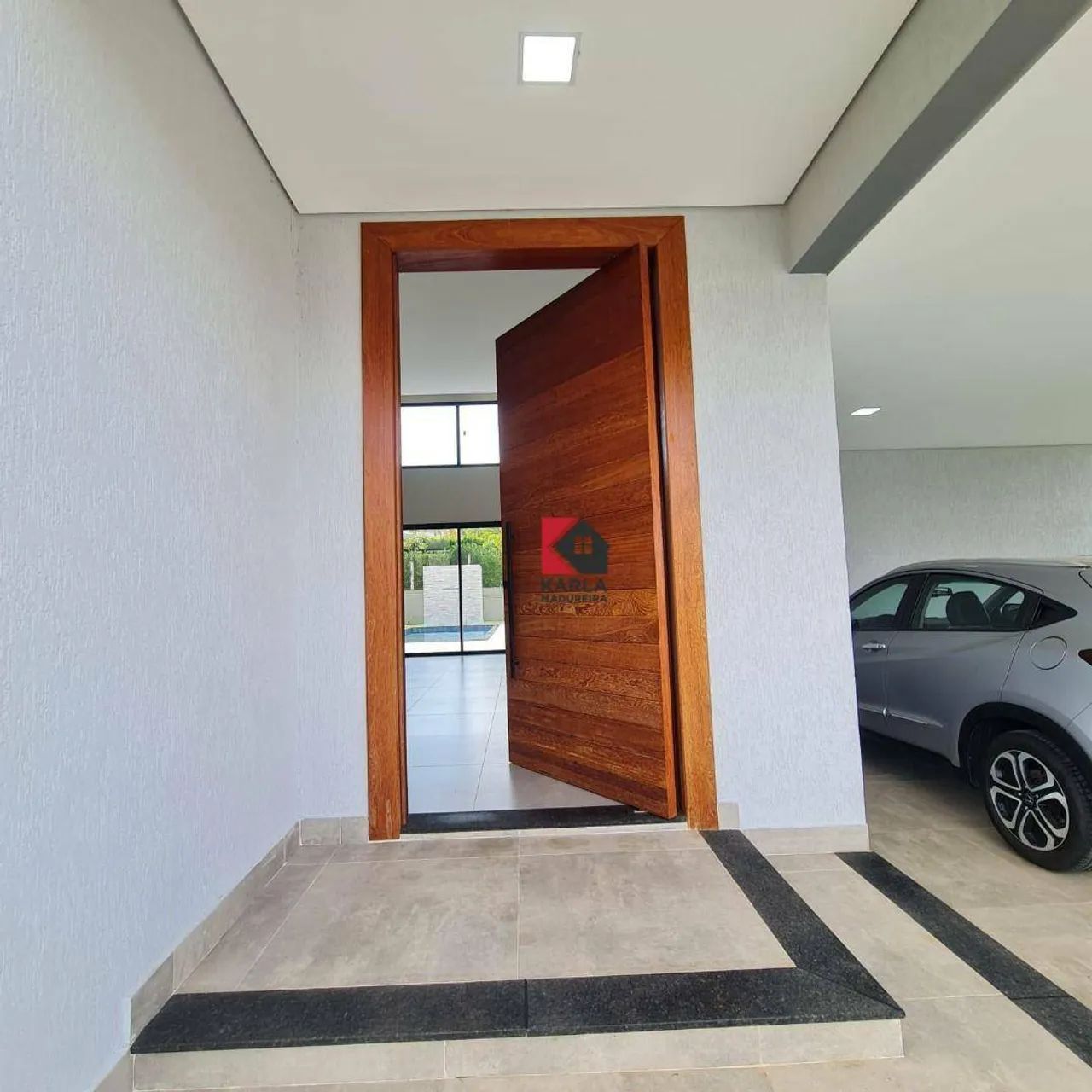 CASA COM PISCINA, 04 QUARTOS SENDO 01 SUÍTE EM CONDOMÍNIO! - Foto 5