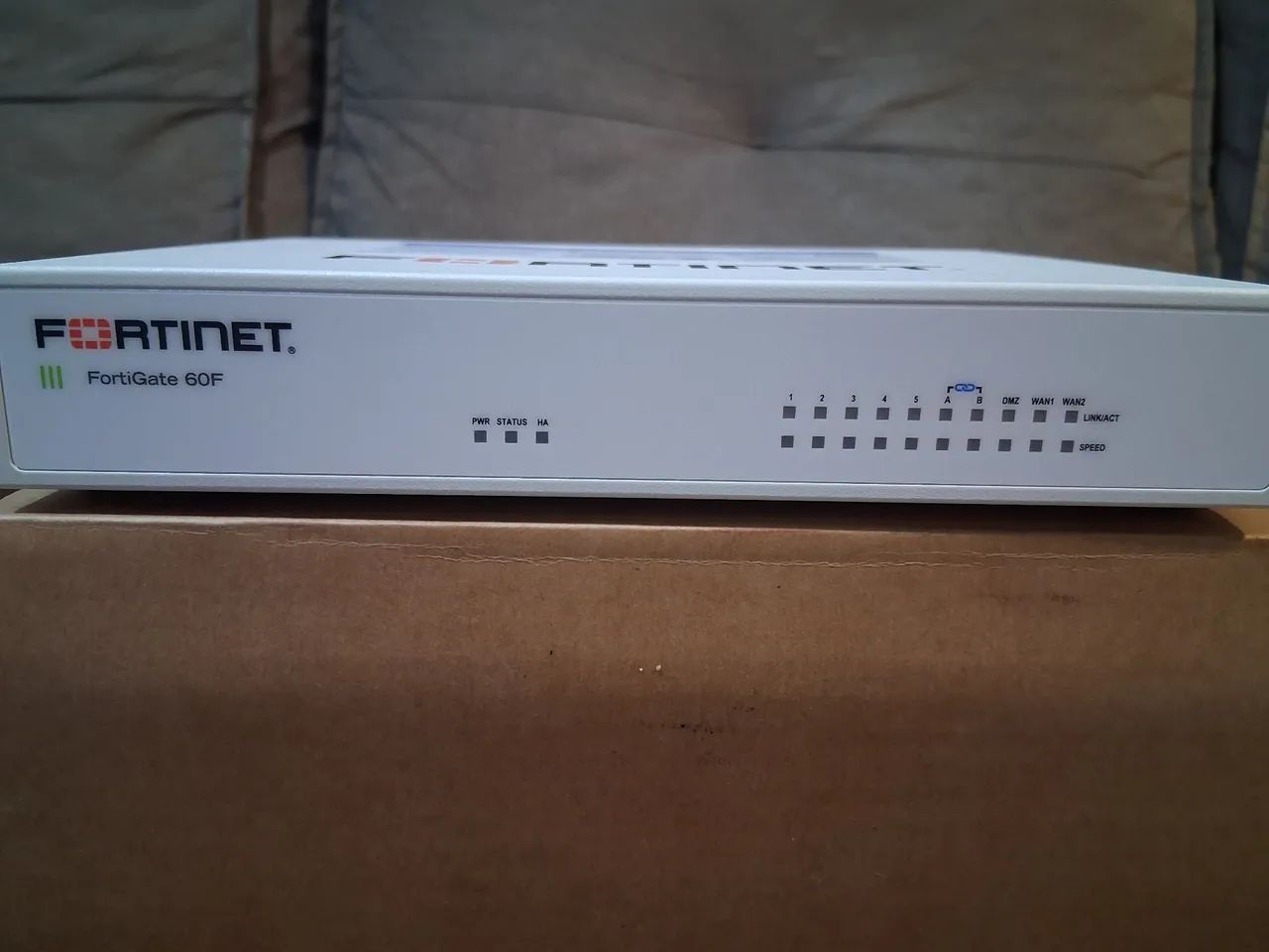 Fortinet Fortigate 60F Firewall NOVO Caixa Original + manuais cabo console e patchcord