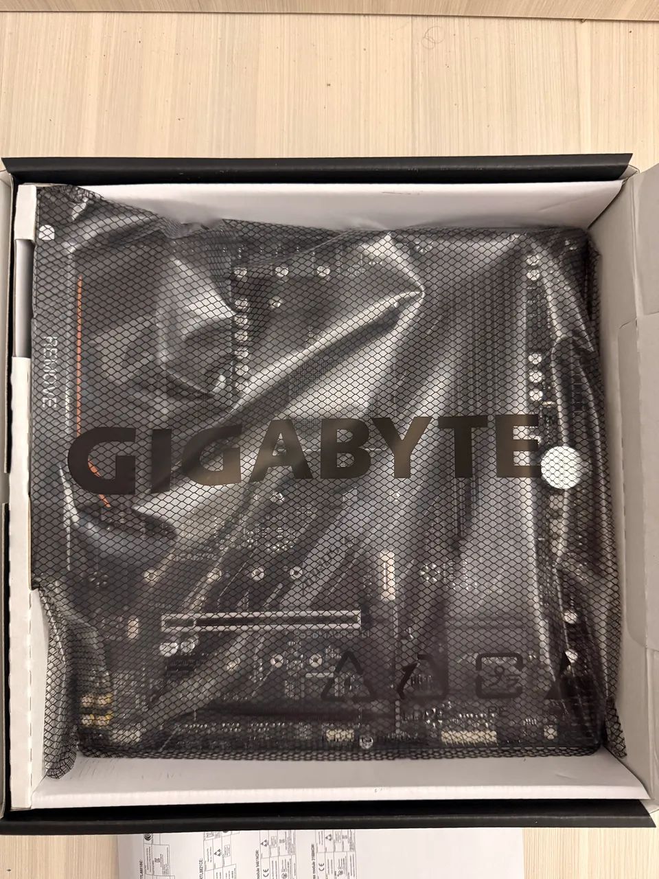 Placa Mãe B550M Aorus Elite - Foto 3