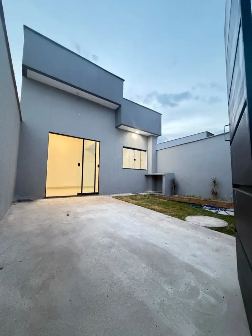 sobrado com dois quartos parque das amendoeiras