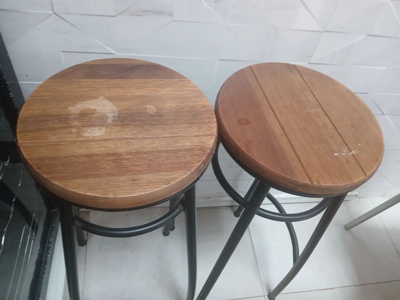 Banquetas em madeira e ferro tipo Bistro  - Foto 3