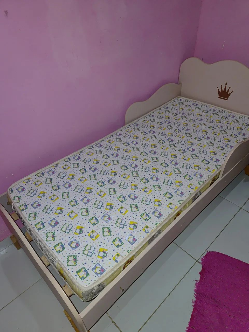 Cama infantil princesa+ colchão.