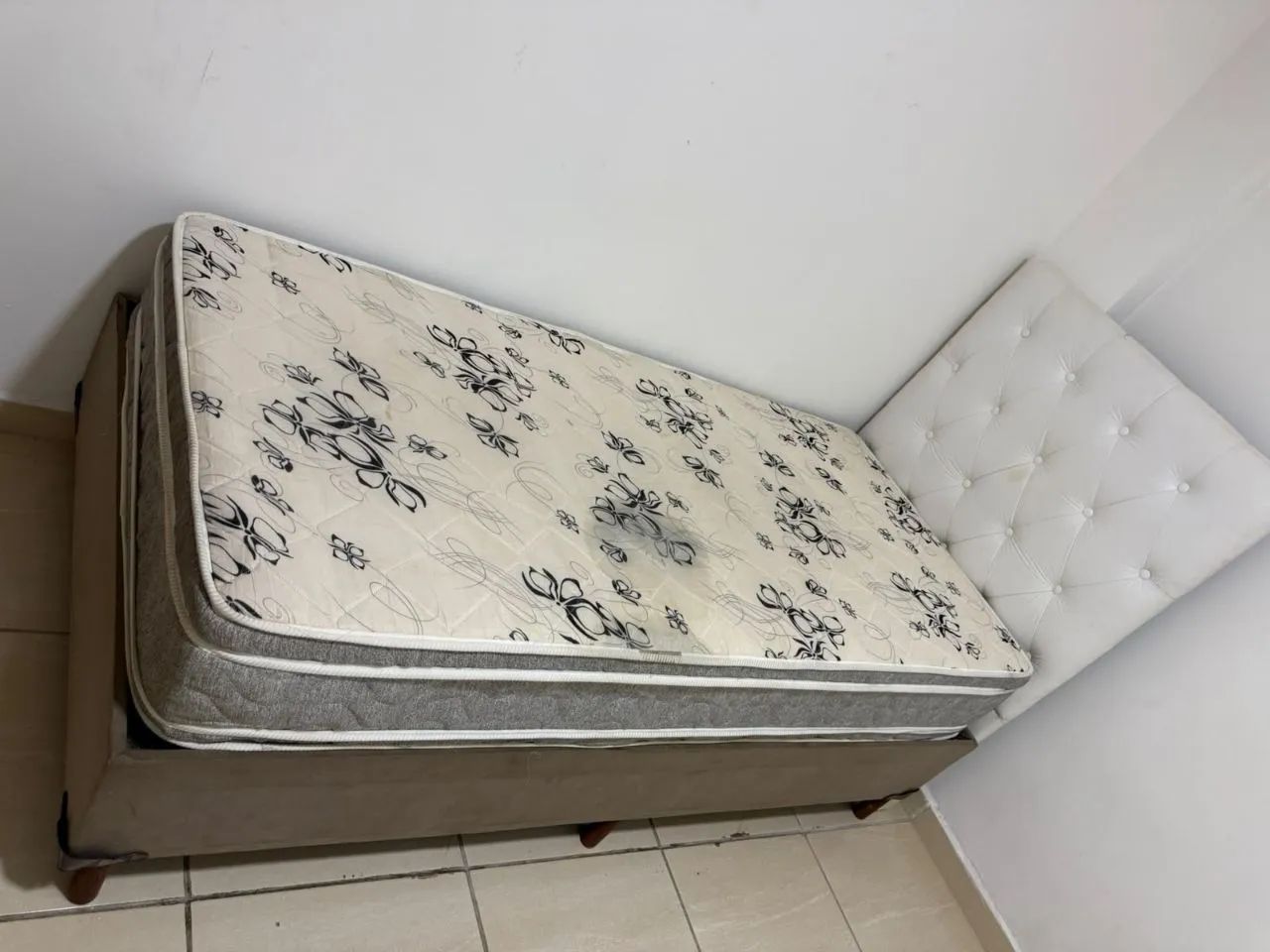 Cama Box de Solteiro com Colchão e Cabeceira Estofada