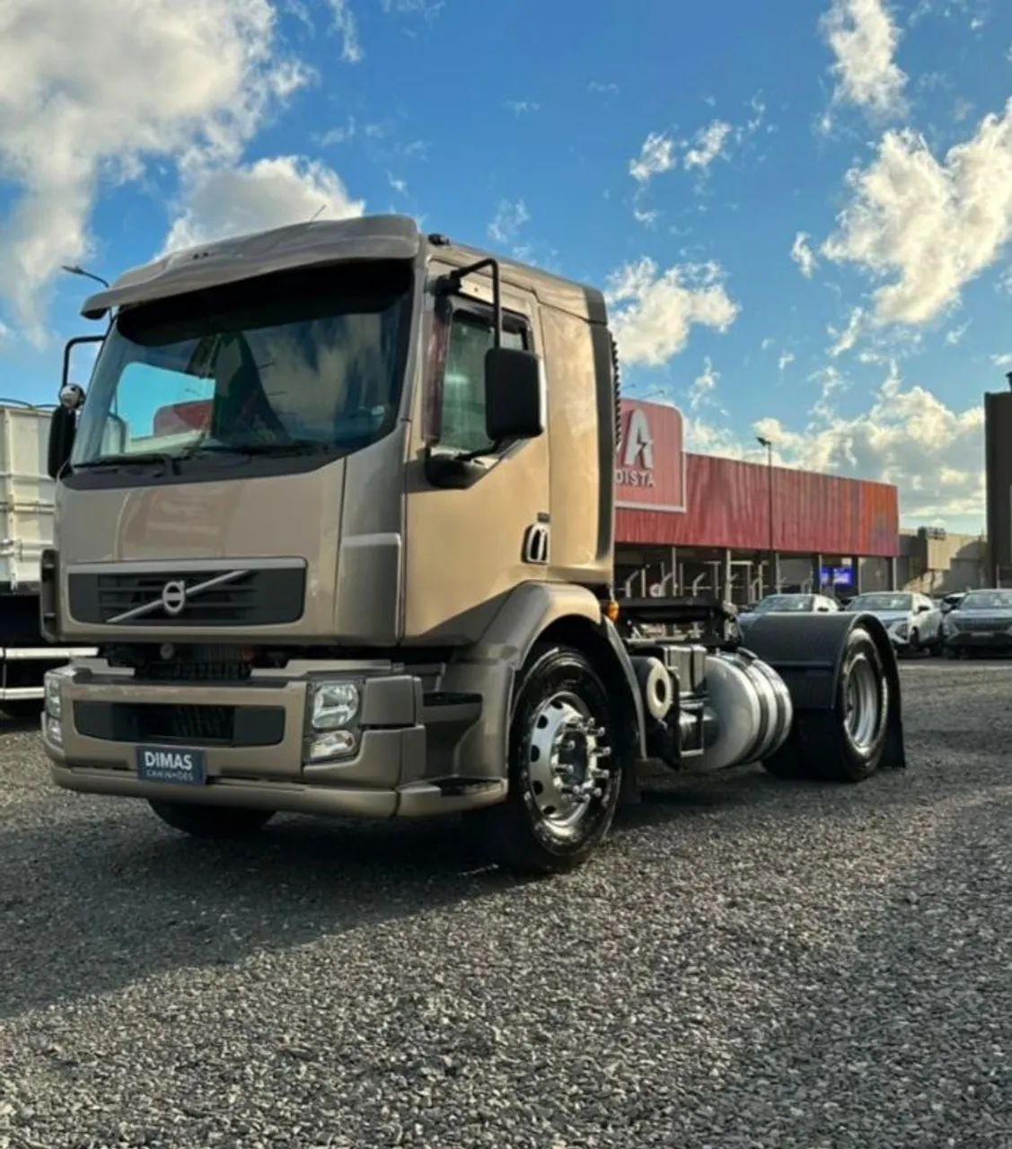 Volvo VM310 - ano 2010 - impecável  - Foto 3