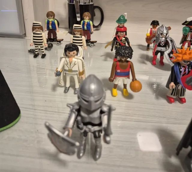 Playmobil Figures LOTE - 20 Bonecos - Foto 3