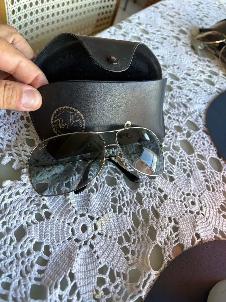 Óculos de Sol Estilo Aviador com Case  Preço: R$ 89,99 - Foto 2