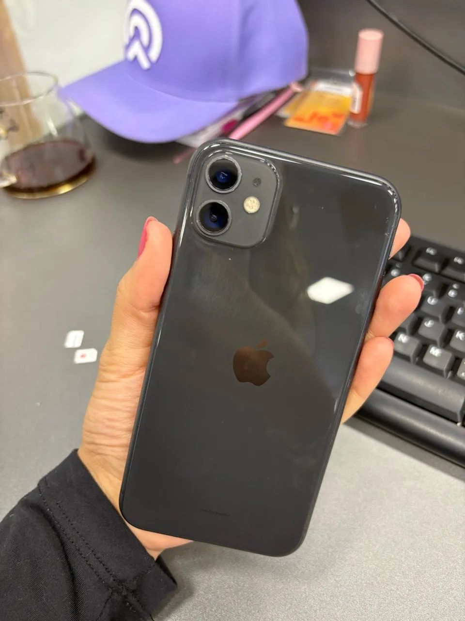 vendo iPhone 11 por 750 - Foto 3