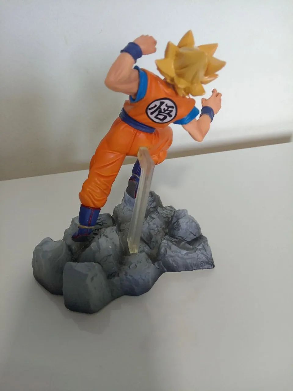 Goku em posição de ataque action figure 14 cm! - Foto 5