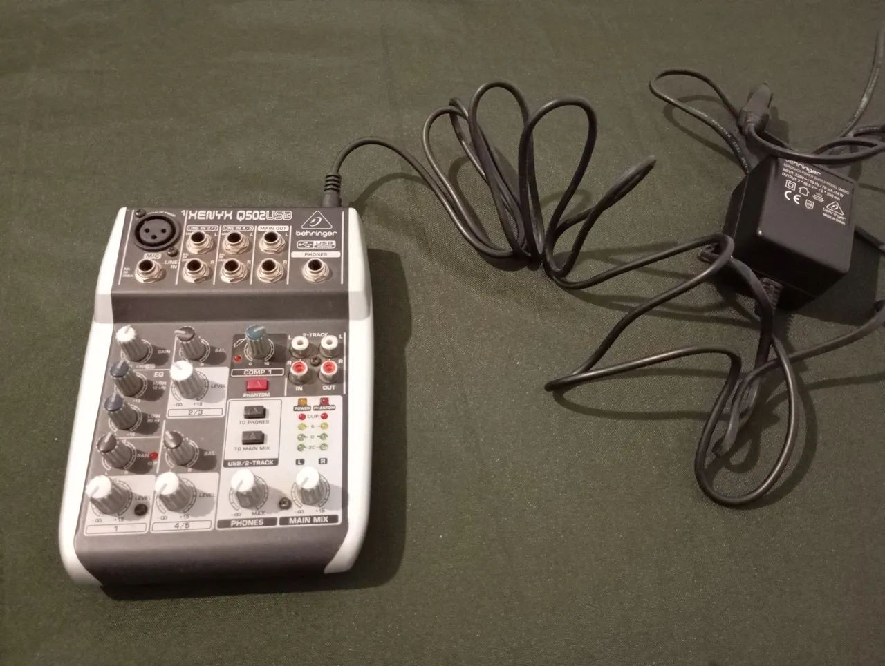 Mesa de som Behringer  - Foto 3