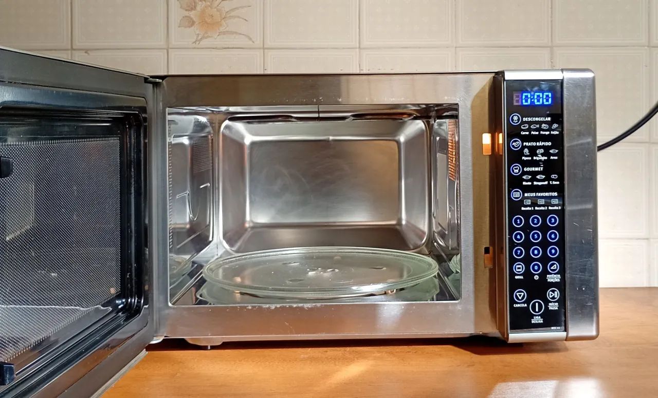 Micro-ondas Electrolux Blue Touch MEC41 31L Inox - Grill Painel Touch on Glass