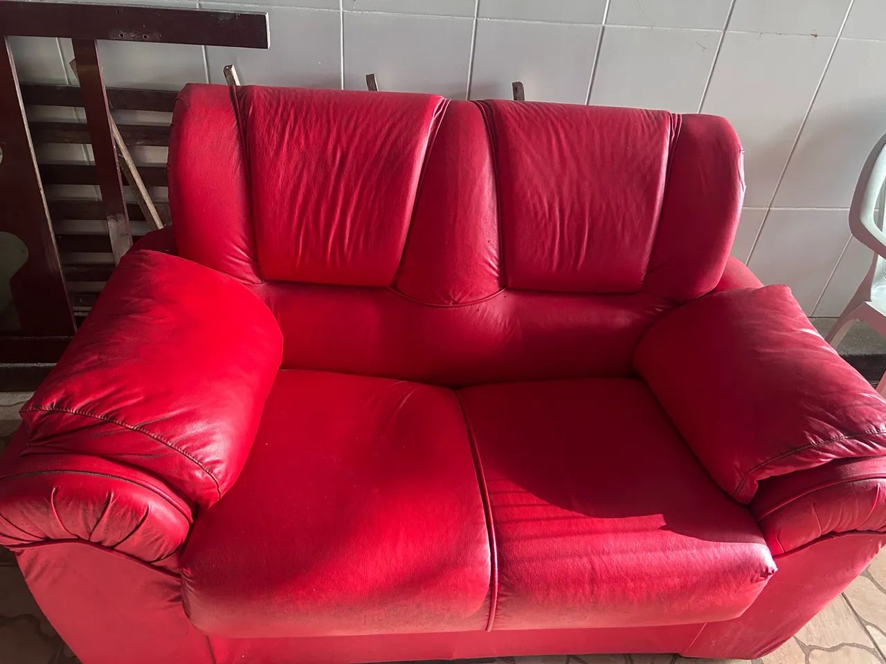 Sofá de courinho vermelho  - Foto 2