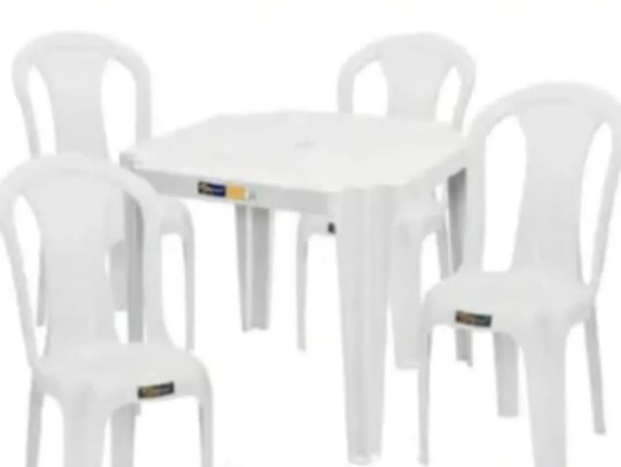 Jogo se mesa plástico novo 