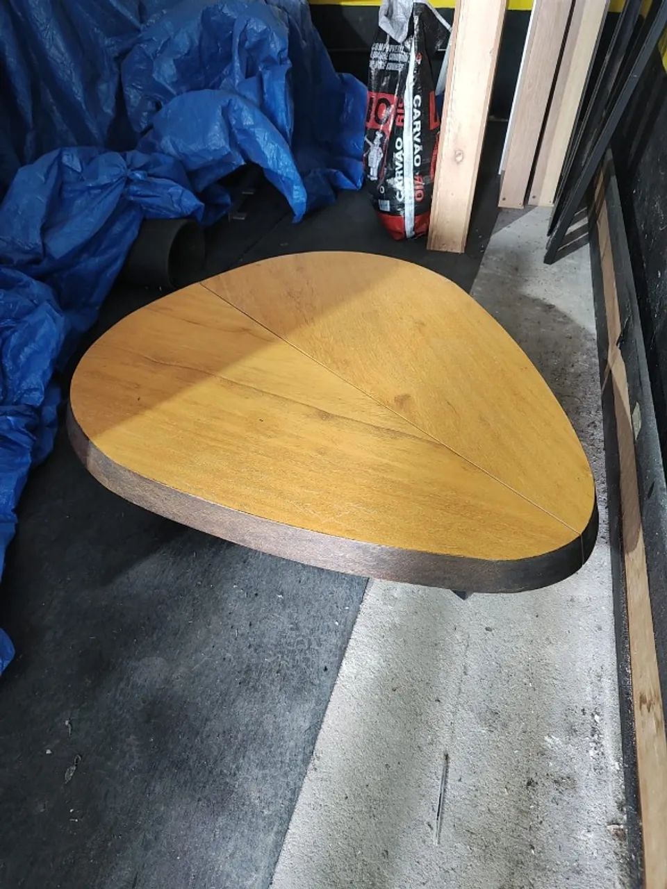 Mesa de centro Cayman de madeira maciça - Foto 4
