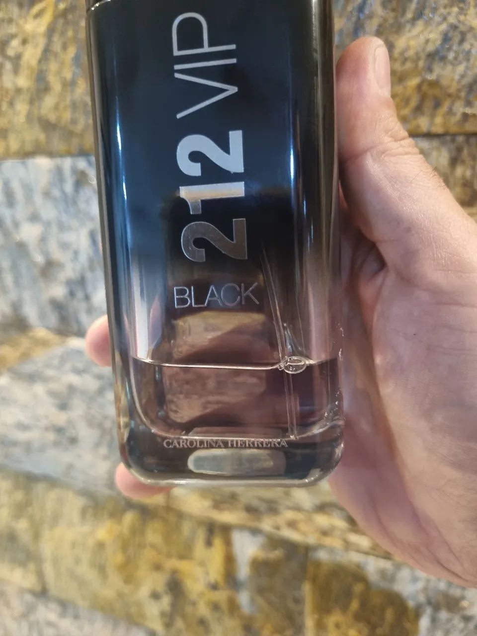 Perfume 212 Vip Black - Foto 2
