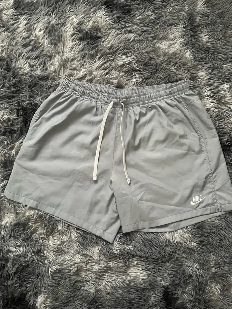 Nike Wolven Short Cinza ORG