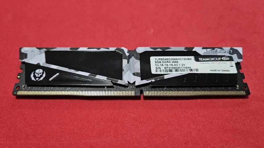 Memória DDR4 8GB 2666MHz TeamGroup T-Force Vulcan CL18 Preta