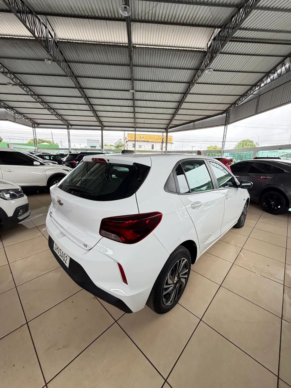 Chevrolet Onix Hatch LT 1.0 12V Flex Mec. 4P 2024 - Foto 4