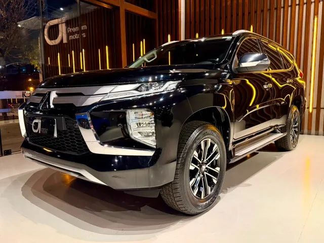 Mitsubishi Pajero 2024