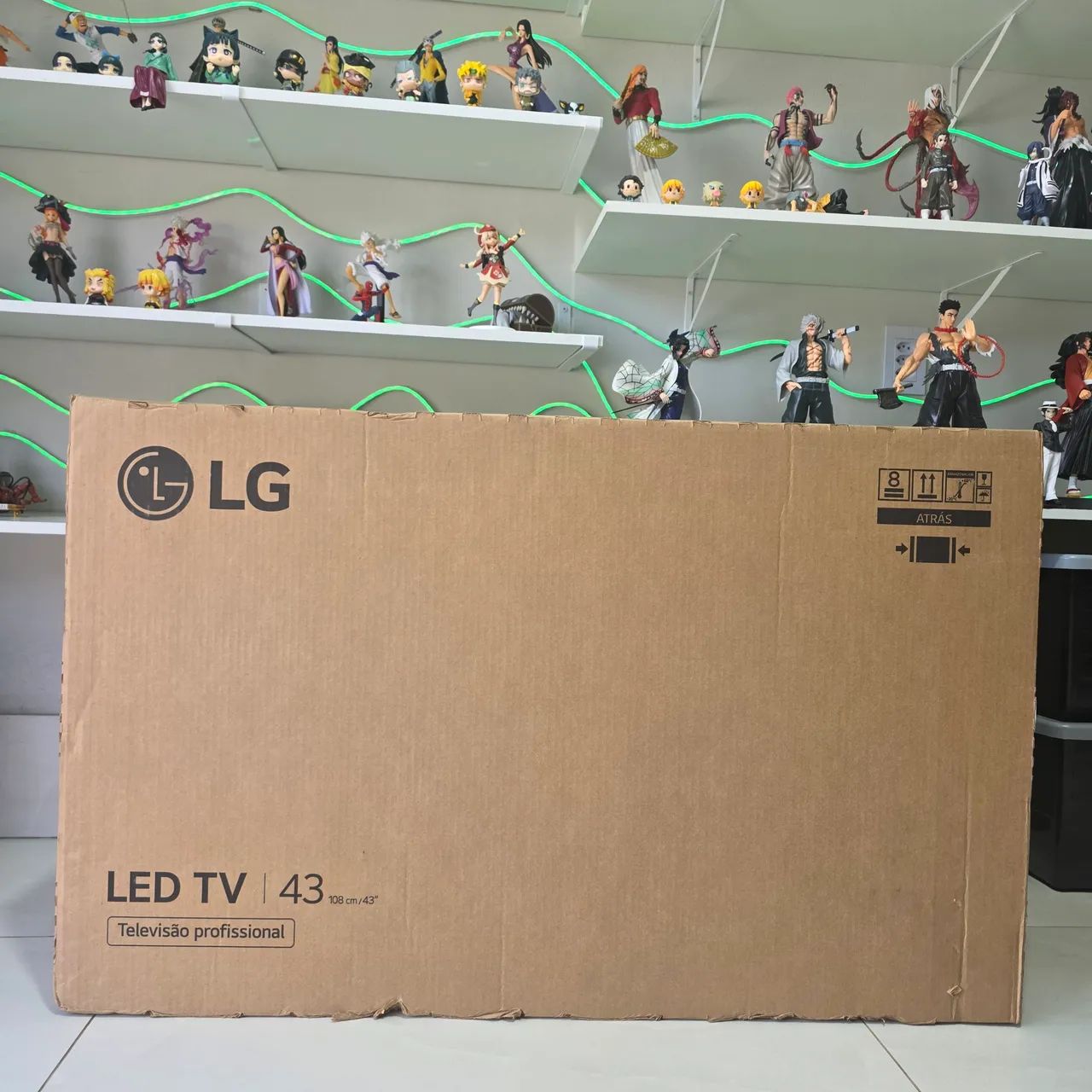 Smart TV 43" polegadas 4K com painel IPS da LG *Lacrada- Televisão Inteligente, HDMI, USB - Foto 2