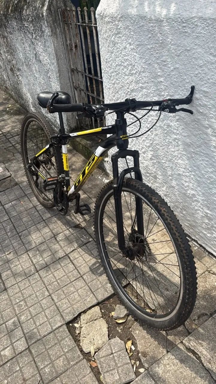 Bicicleta Aro 29 Semi Nova - Foto 2