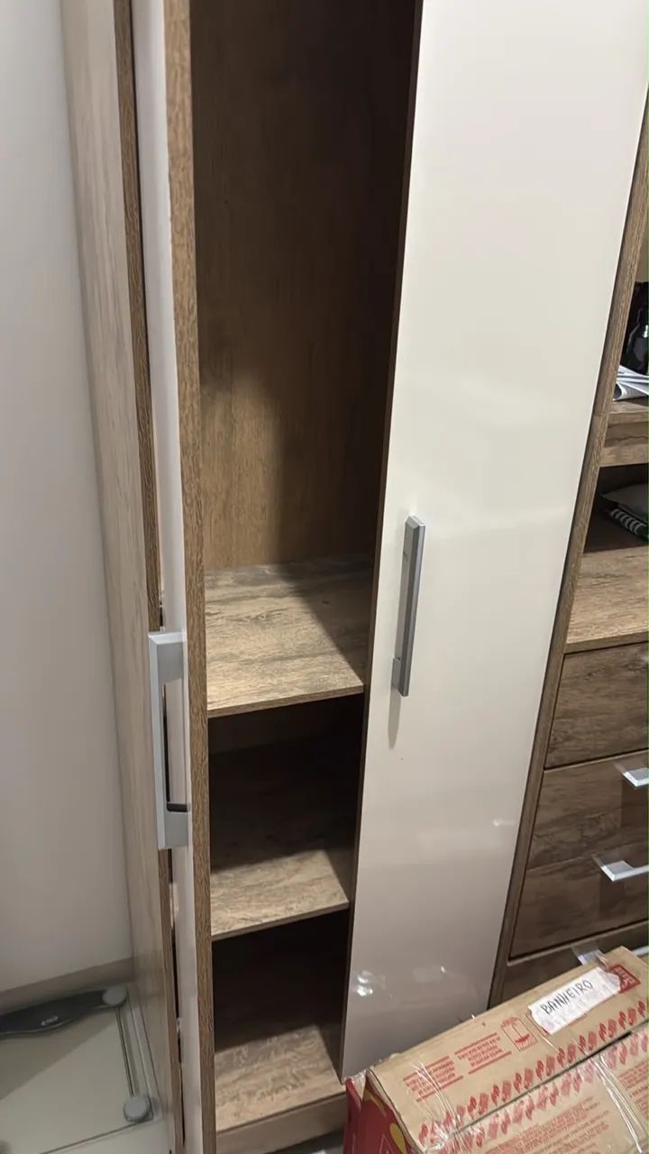 Guarda roupa 4 portas com espelho  - Foto 2