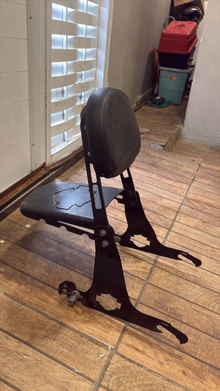 Sissy bar