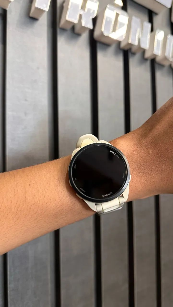 Garmin Forerunner 165 