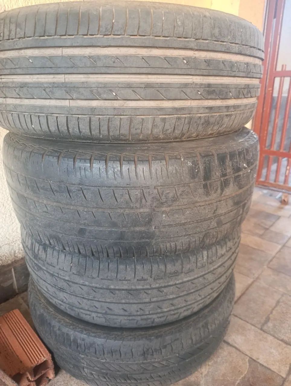 Pneus semi novos