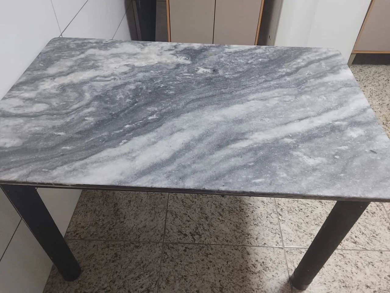 Mesa com tampo de mármore  - Foto 3