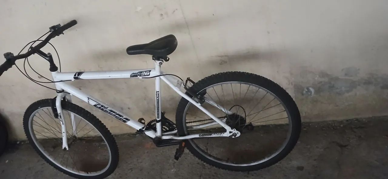 Bicicleta aro 26 com 18 marchas - Foto 2