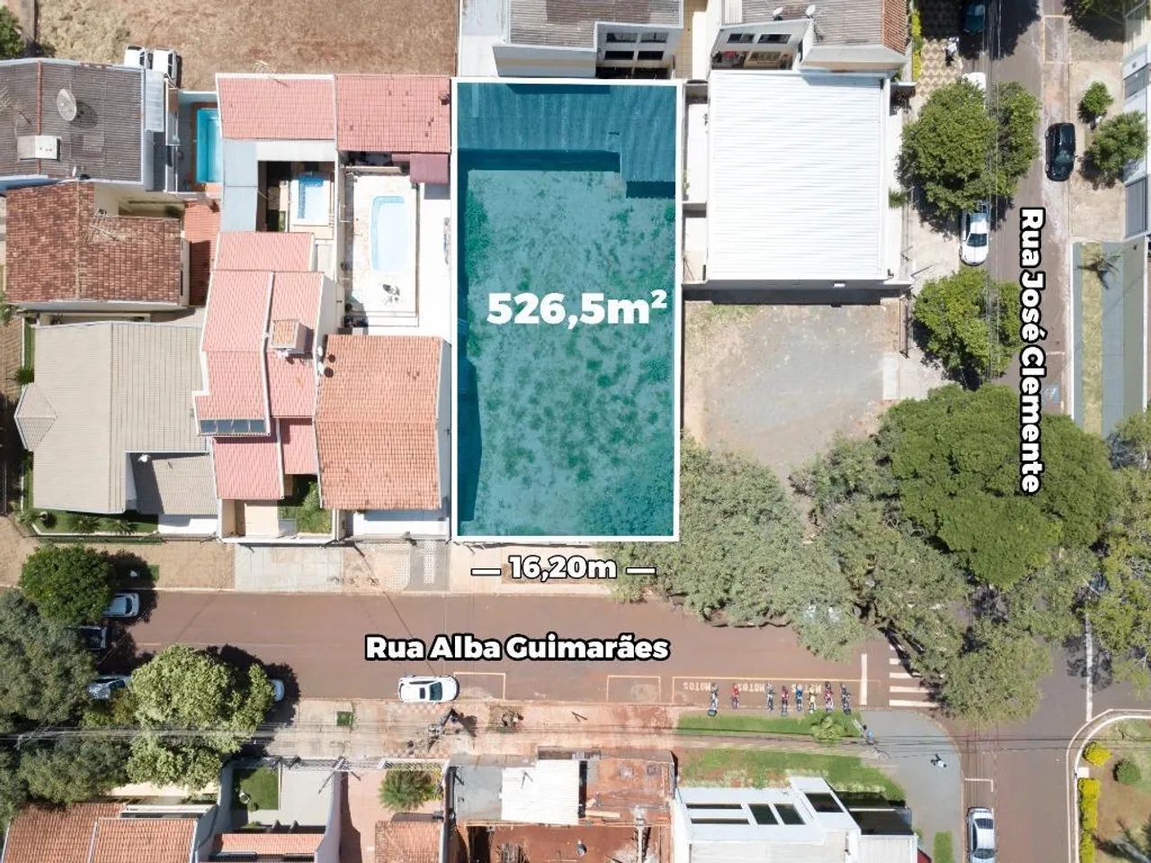 Terreno com 526.5 m² à Venda na Zona 07 - Maringá