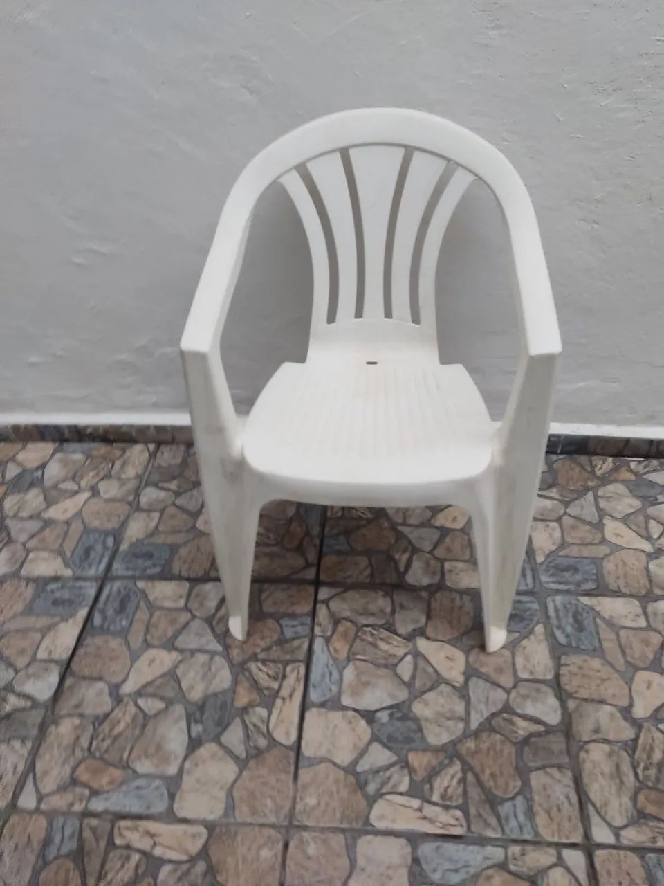 CADEIRA DE PLÁSTICO BRANCA  - Foto 6