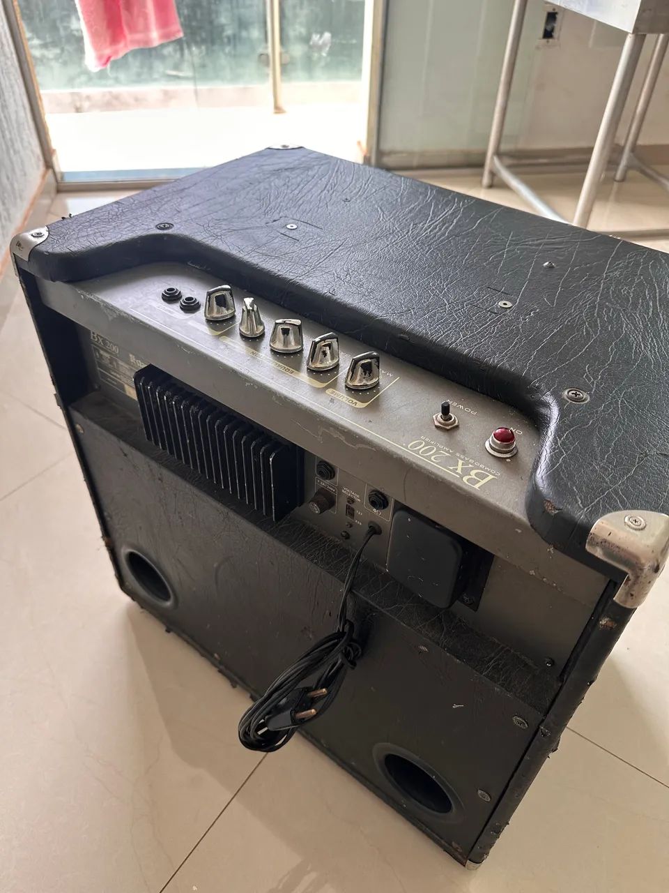 Cubo Amplificador de Contrabaixo 