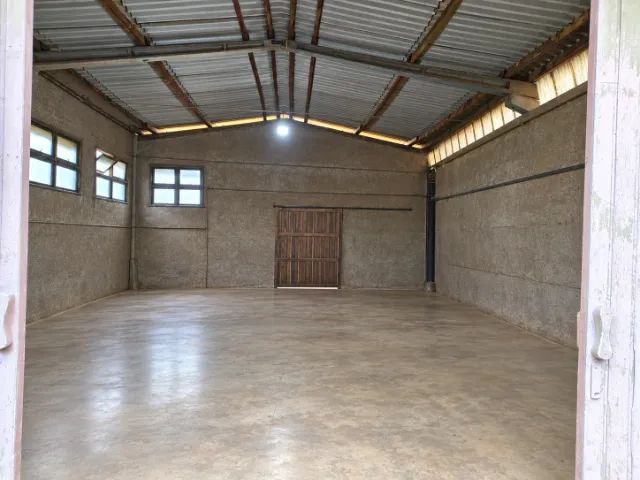 BARRACÃO INDUSTRIAL EM COLOMBO - RODOVIA DA UVA 122M²