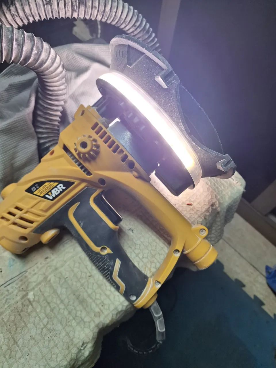 lixadeira de parede  vbr .2500 rpm .5500 w .usada 2 vezes  somente .semi nova  - Foto 5