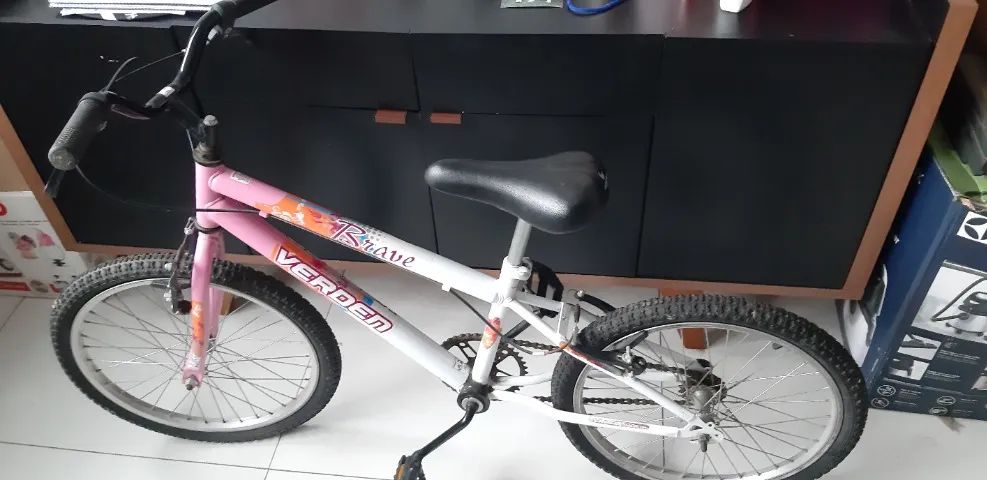 Bicicleta aro 20 rosa e branco - Foto 2