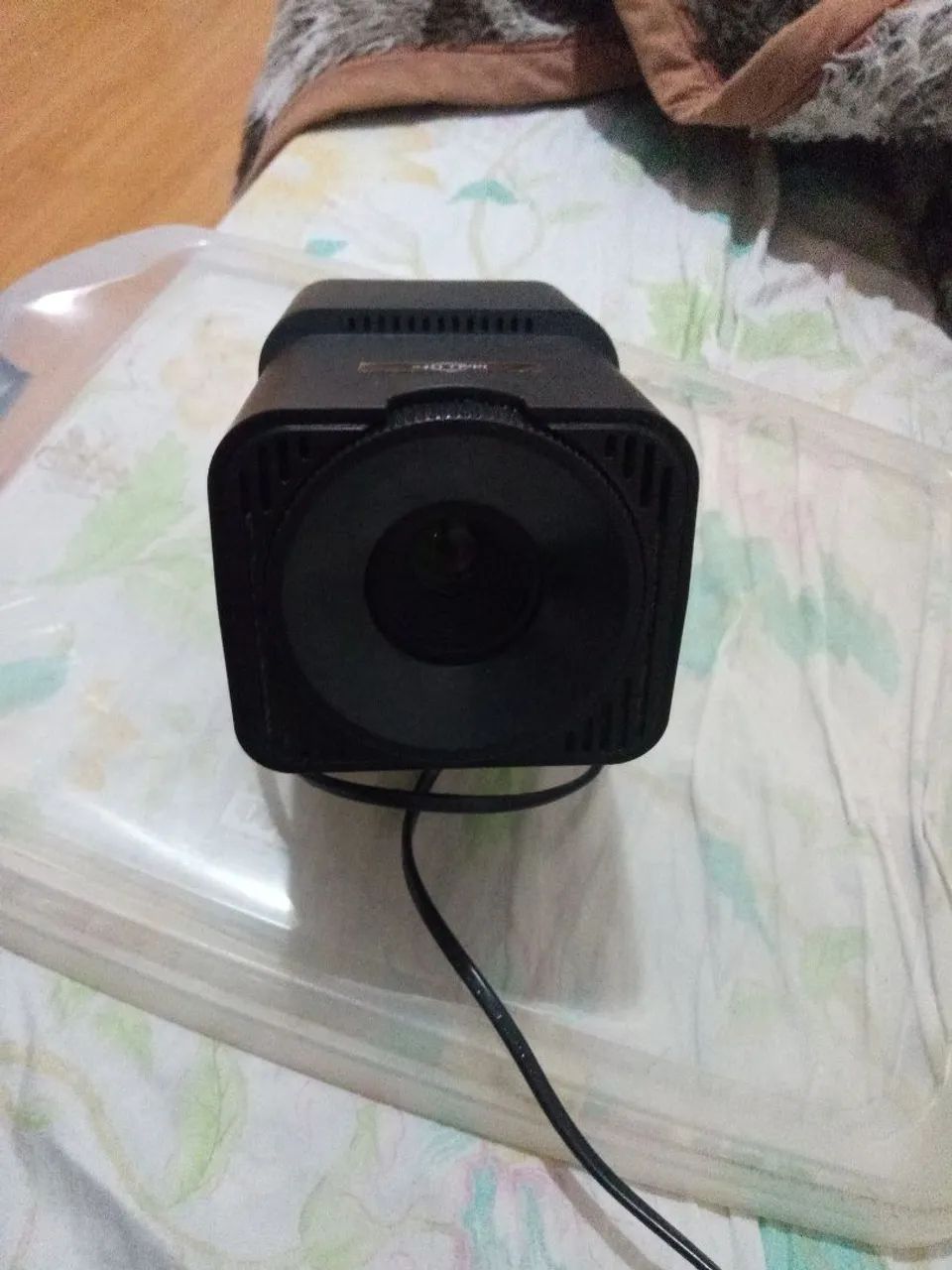 Projetor semi novo preto 