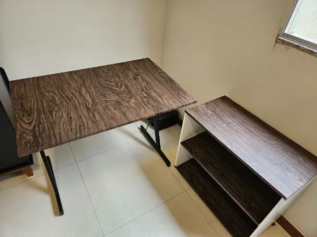 Mesa para Computador + nicho livreiro baixo - Foto 4