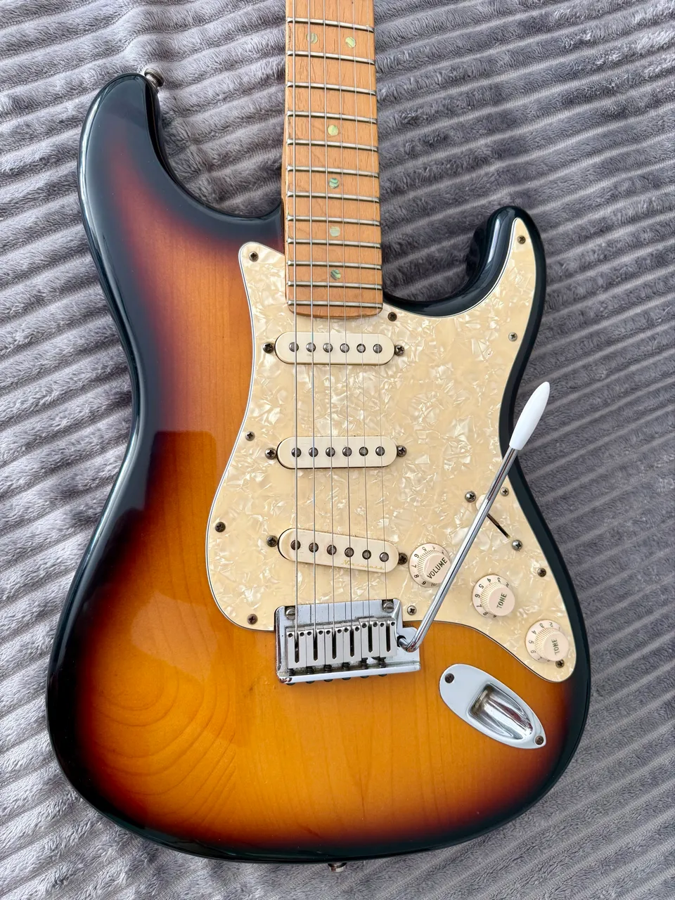 Fender USA 　American deluxe Stratocaster guitarra fender american deluxe stratocaster