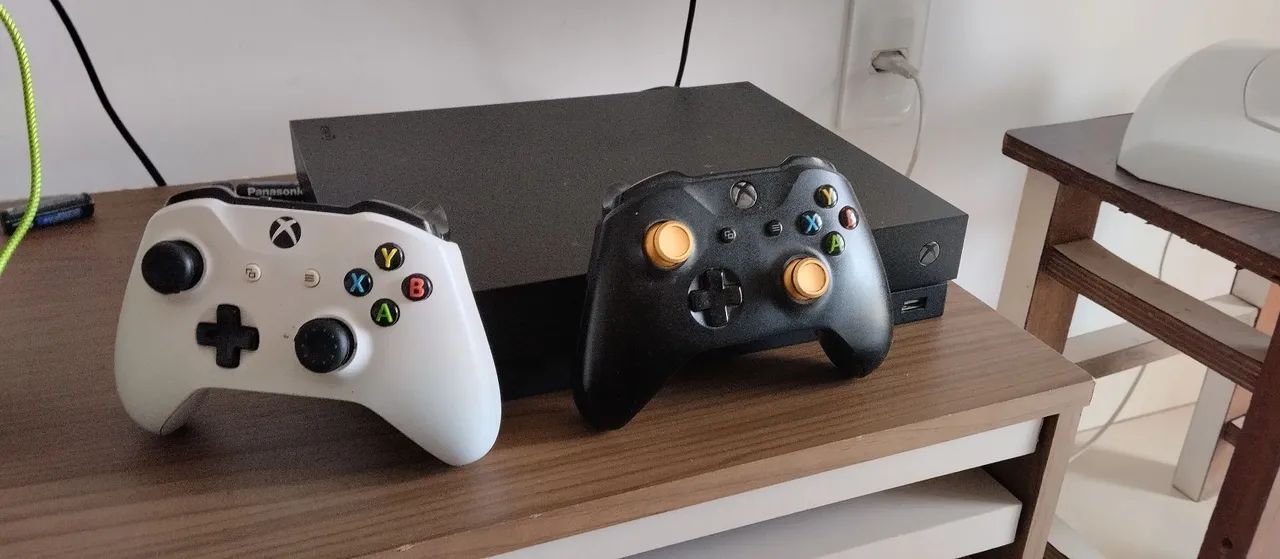 X box onde X 1 tera + 2 controles 