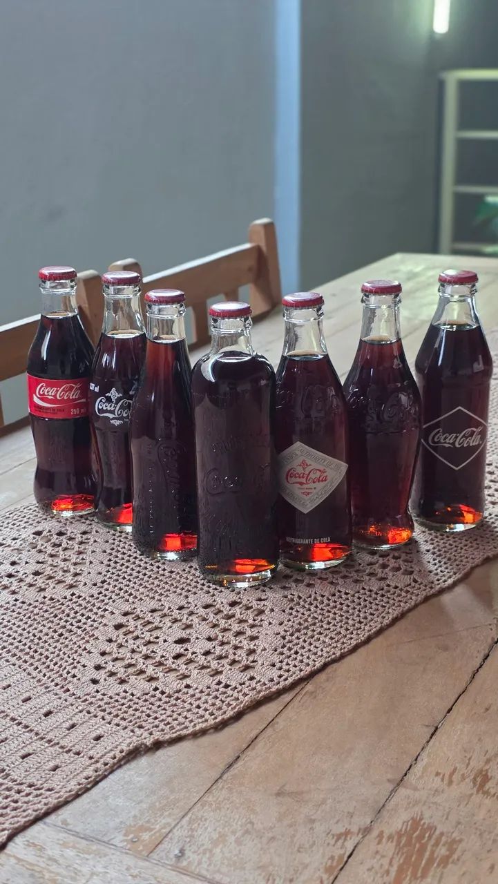 Caixa Colecionável com 6 garrafas Coca Cola - Edição Especial  - Foto 2