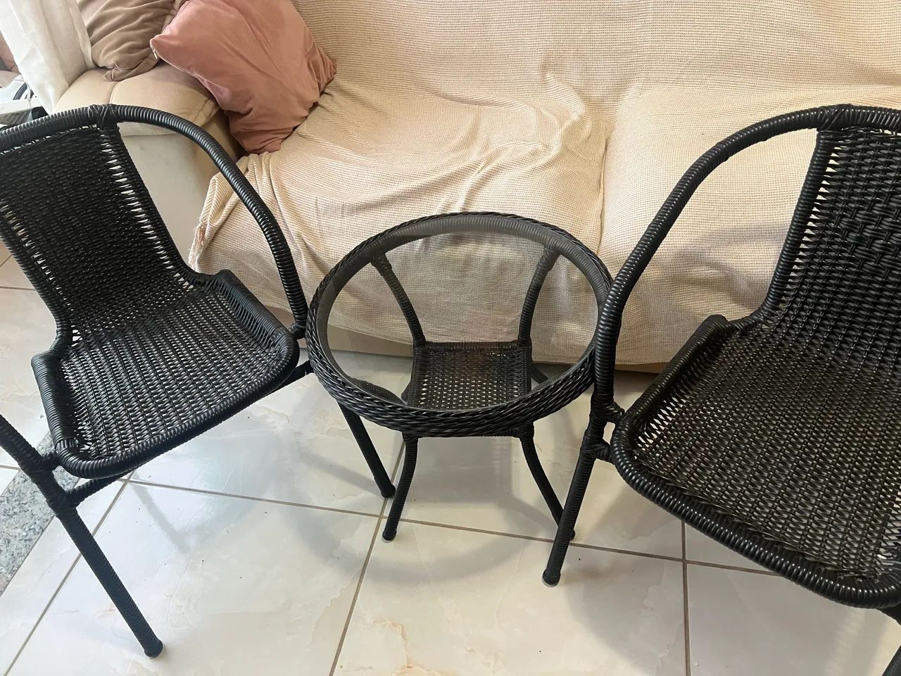 Conjunto mesa centro com 2 cadeiras fibra - Foto 2