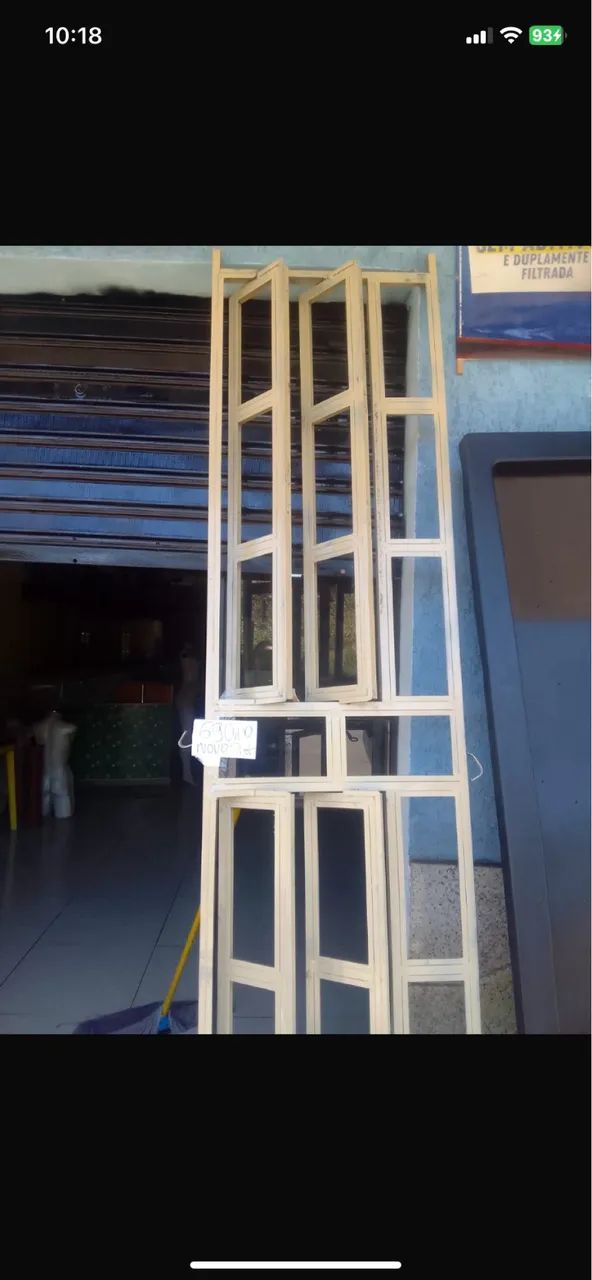 Janela comercial nova