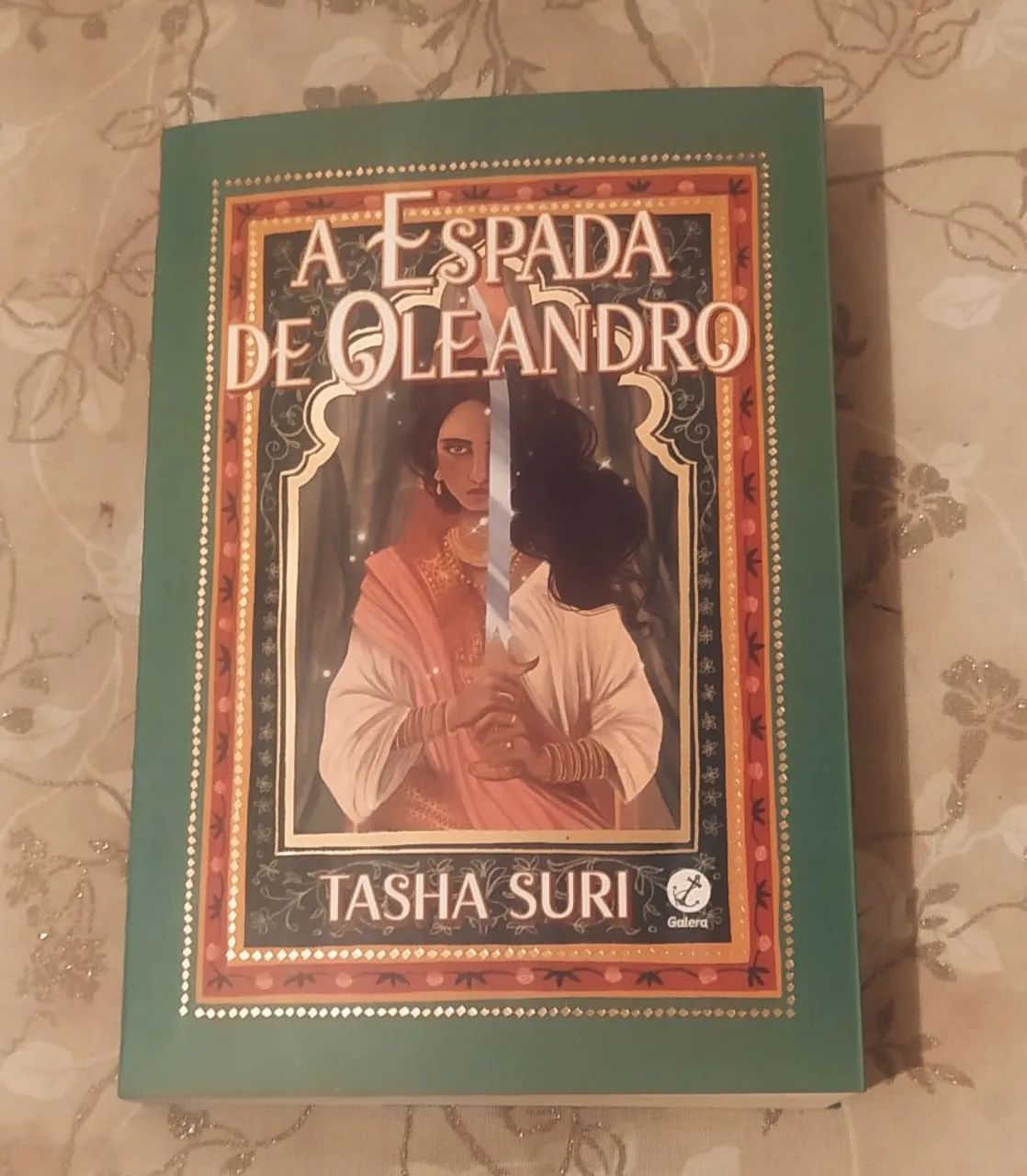 A espada de Oleandro - Tasha Suri.