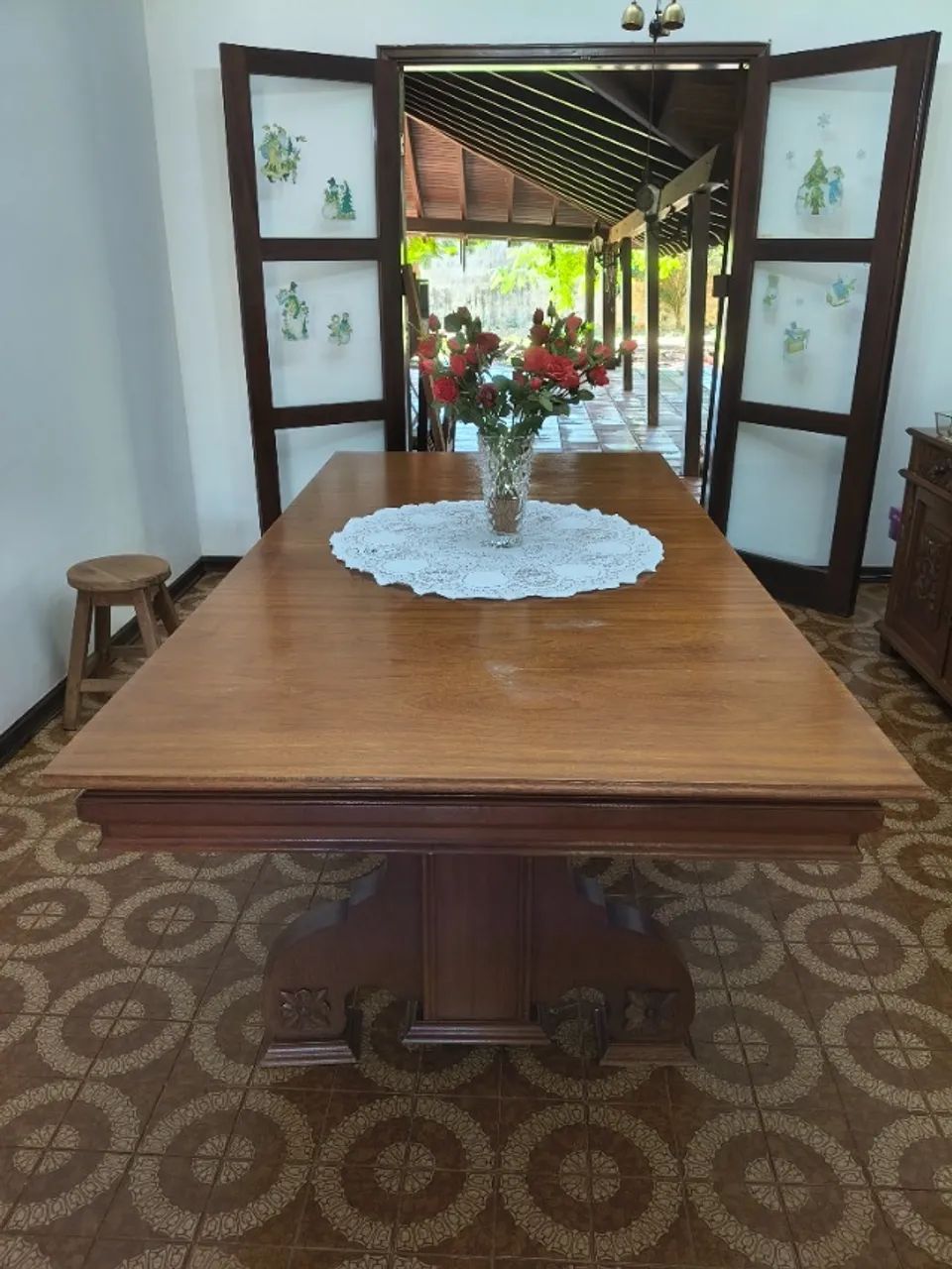 Mesa de jantar retangular grande com 10 cadeiras - Foto 2