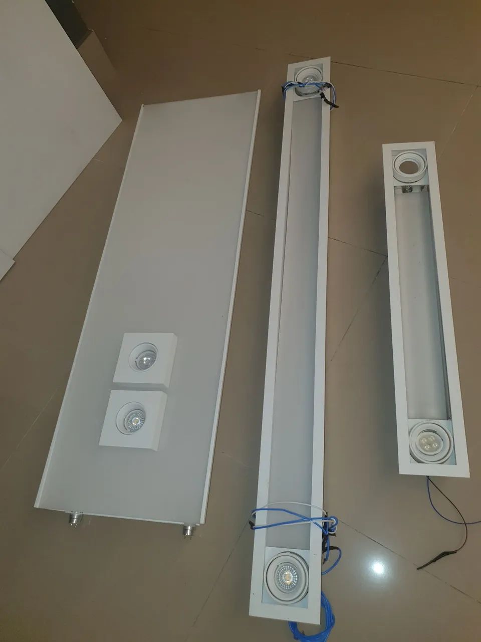 Kit 3 Luminárias com Spots - 1,40m, 1,18m e 80cm