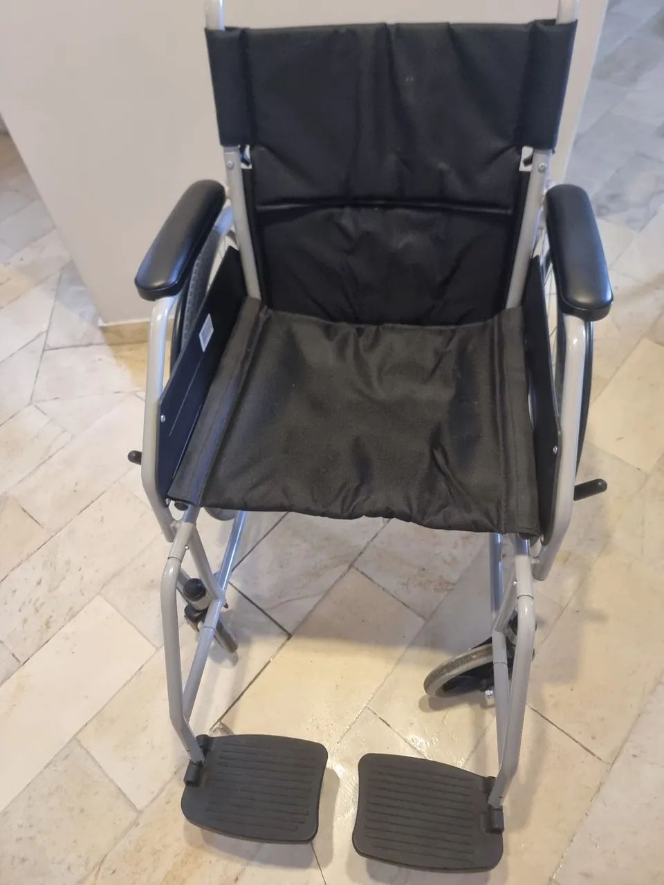 Cadeira de rodas dobrável 