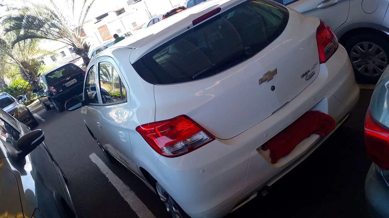 Chevrolet Onix JOY Hatch 1.0 8V Flex Mec. 4P 2017 - Foto 5